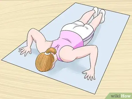Imagen titulada Fix Rounded Shoulders Step 2
