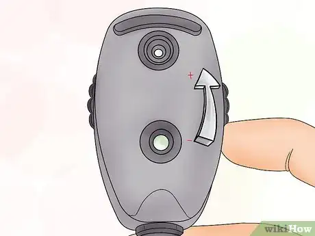Imagen titulada Use an Ophthalmoscope Step 3