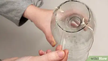 Imagen titulada Make a Wasp Trap Step 14