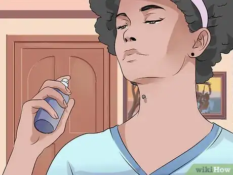 Imagen titulada Fake a Hickey Step 10