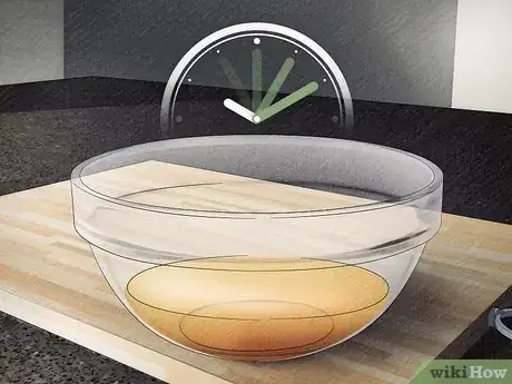 Imagen titulada Wax With Honey Step 3