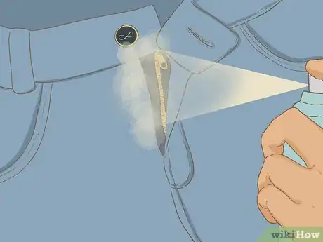 Imagen titulada Use Hairspray Step 10