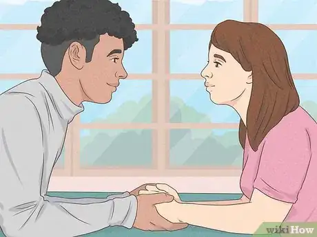 Imagen titulada Get a Girl with Trust Issues to Trust You Step 1