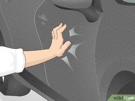 Imagen titulada Manually Roll Up a Power Window Step 4