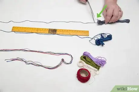 Imagen titulada Make Bracelets out of Thread Step 10