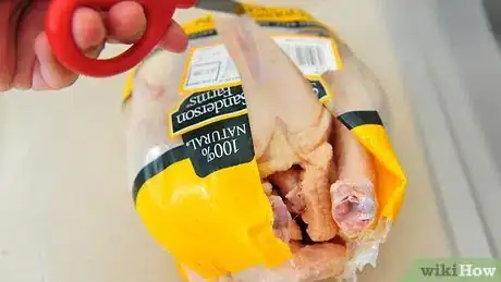 Imagen titulada Cook a Whole Chicken in the Oven Step 4