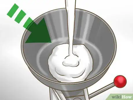 Imagen titulada Fill Lotion Bottles Step 13