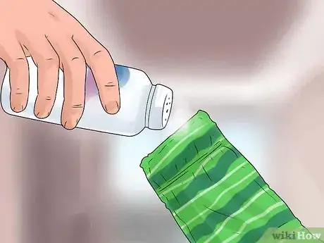 Imagen titulada Heal Blisters Step 18
