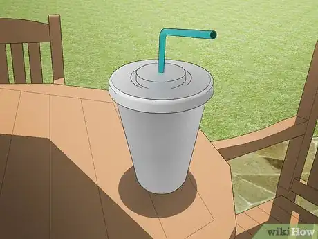 Imagen titulada Keep Yellow Jacket Wasps Away Step 4