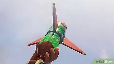 Imagen titulada Build a Bottle Rocket Step 21