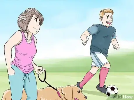 Imagen titulada Flirt with a Guy Step 4