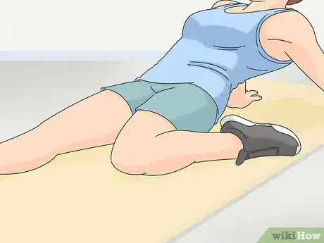 Imagen titulada Stretch Thigh Muscles Step 4