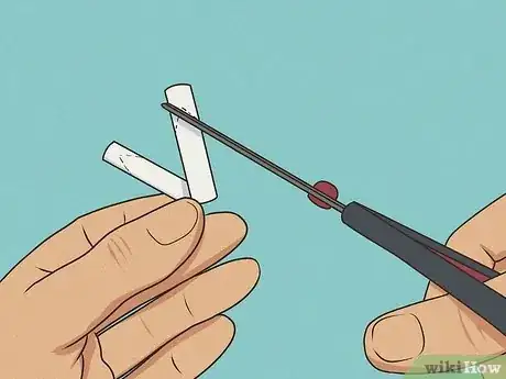 Imagen titulada Make Quick Vampire Fangs Step 11.jpeg