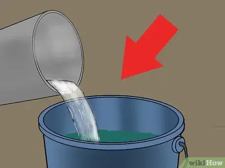 Imagen titulada Glaze a Pot Step 8