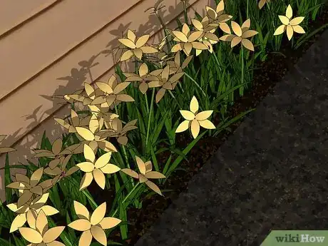 Imagen titulada Attract Fireflies Step 3