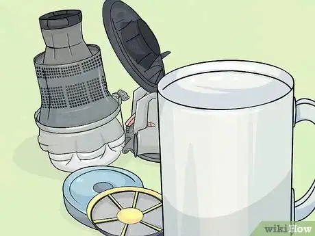 Imagen titulada Clean a Vacuum Step 7