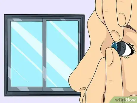 Imagen titulada Put In and Take Out Contacts Step 13