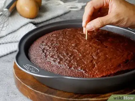 Imagen titulada Make a Layer Cake Step 6