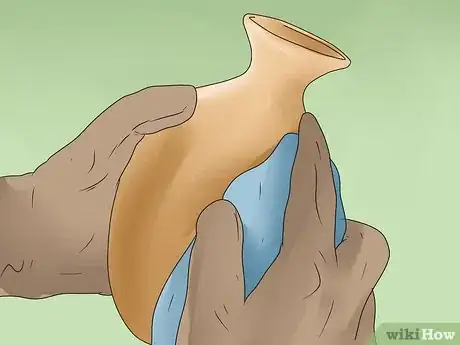 Imagen titulada Glaze Pottery Step 19
