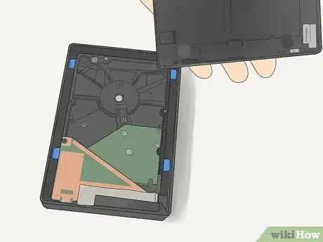 Imagen titulada Open a Seagate External Hard Drive Step 2