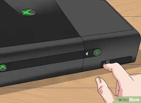 Imagen titulada Connect a Wireless Xbox 360 Controller Step 3