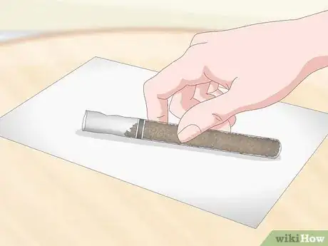 Imagen titulada Freak a Black & Mild Cigar Step 6
