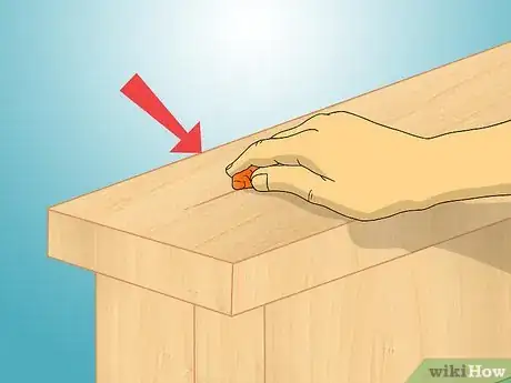 Imagen titulada Touch Up Scratches on Furniture Step 2