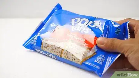 Imagen titulada Eat a Pop Tart Step 4