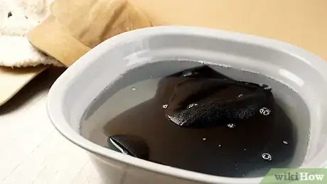 Imagen titulada Wash a Baseball Cap by Hand Step 4