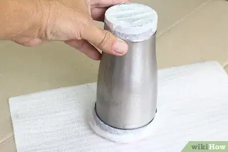Imagen titulada Paint Yeti Cups Step 7