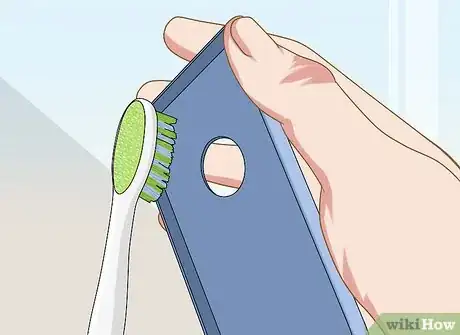 Imagen titulada Clean Otterbox Step 5