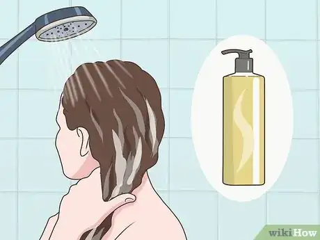 Imagen titulada Boost Your Curls Step 2.jpeg