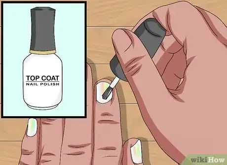 Imagen titulada Make Holographic Nails Step 23
