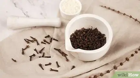Imagen titulada Make Clove Oil Step 1
