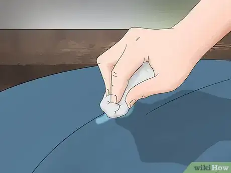 Imagen titulada Get Rid of Bleach Stains Step 8
