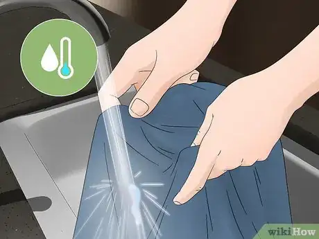 Imagen titulada Get Rid of Bleach Stains Step 1
