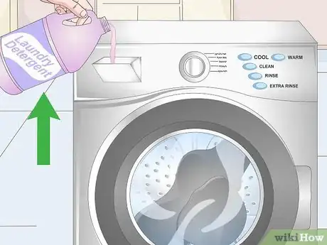 Imagen titulada Clean a Black Hat Step 10