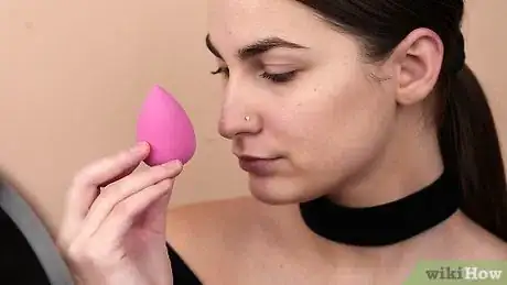 Imagen titulada Put on Liquid Foundation Step 7