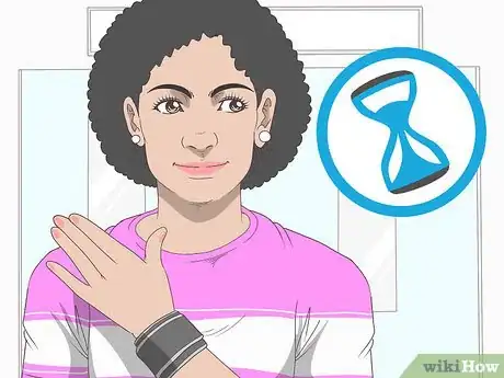 Imagen titulada Use a Wrist Blood Pressure Monitor Step 8