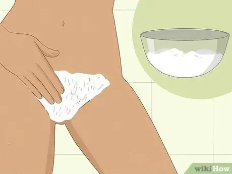 Imagen titulada Shave Your Bikini Area with Coconut Oil Step 8