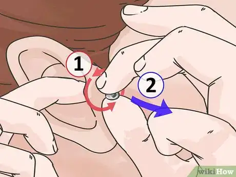 Imagen titulada Take a Tragus Piercing Out Step 4