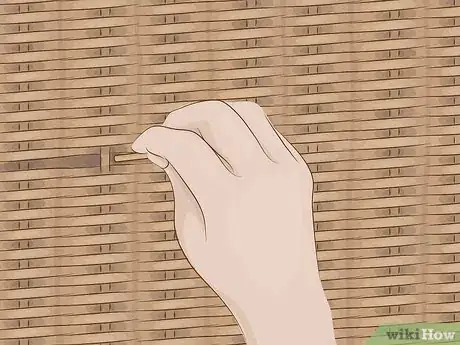 Imagen titulada Repair Wicker Furniture Step 7