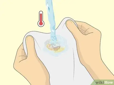 Imagen titulada Remove Banana Sap Stains Step 2
