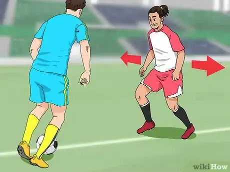 Imagen titulada Be a Good Soccer Defender Step 2
