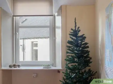 Imagen titulada Decorate a Christmas Tree Elegantly Step 2