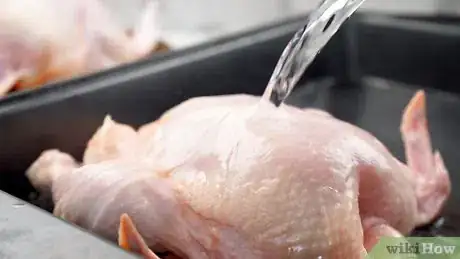 Imagen titulada Cut up a Whole Chicken Step 3