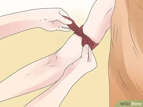 Imagen titulada Identify a Funnel Spider Step 7