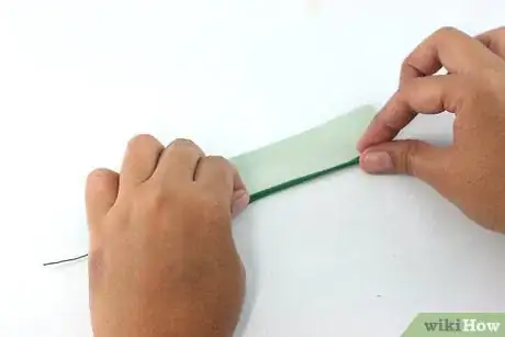 Imagen titulada Make a Duct Tape Rose Step 9