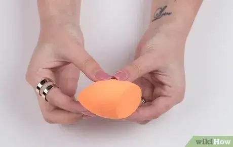 Imagen titulada Apply Powder Foundation Step 6