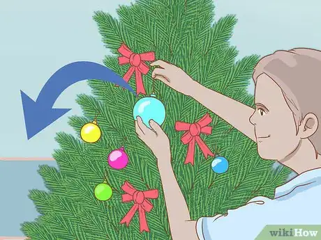 Imagen titulada Clean an Artificial Christmas Tree Step 9